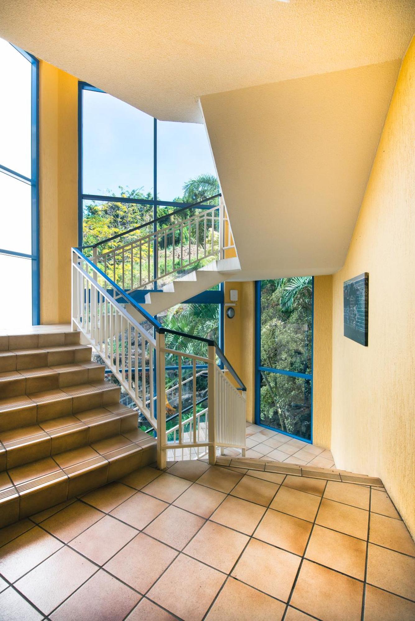 Coral Sea Vista Apartments Ерлі-Біч Екстер'єр фото